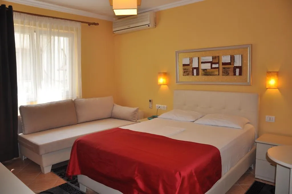 טיראנה Hotel Pik Loti