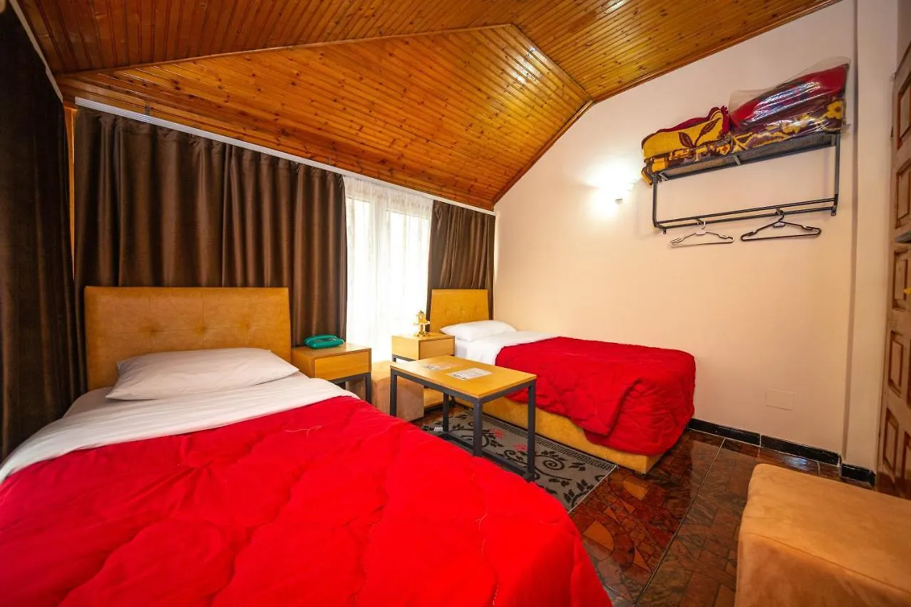 טיראנה Hotel Pik Loti
