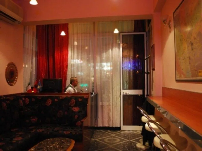 Hotel Pik Loti Tirana 3*,